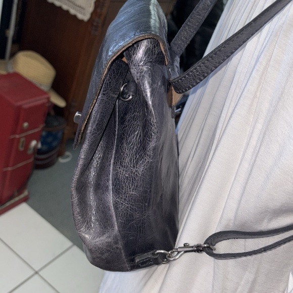 Patricia Nash  backpack  knapsack  mini backpack crinkle, leather charcoal gray - Picture 6 of 15